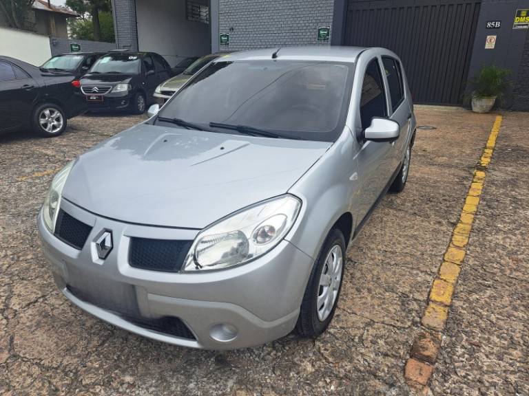 RENAULT - SANDERO - 2010/2011 - Prata - R$ 32.500,00