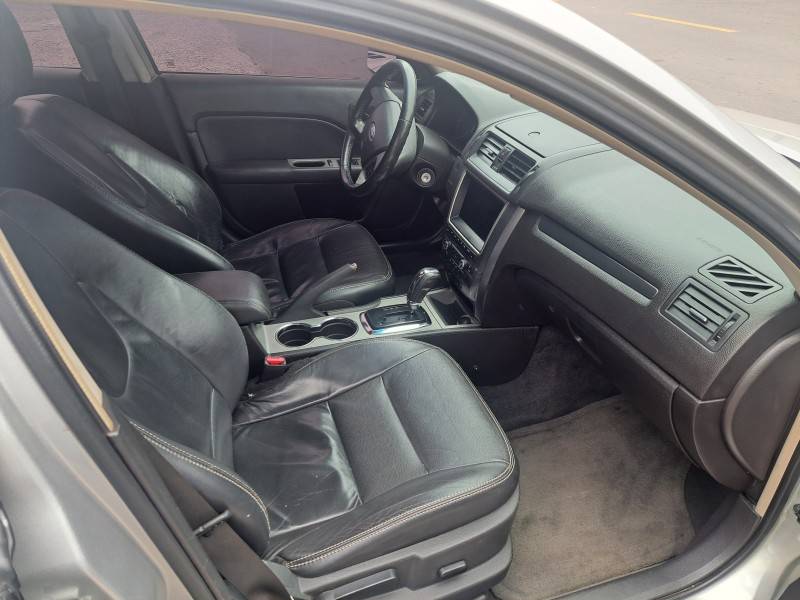 FORD - FUSION - 2010/2010 - Prata - R$ 53.500,00