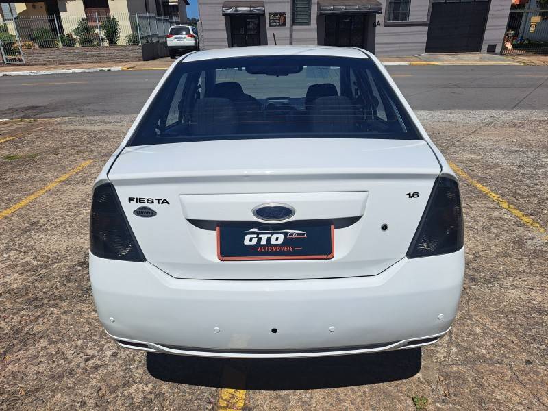 FORD - FIESTA - 2013/2013 - Branca - R$ 35.900,00