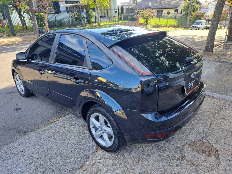 FORD - FOCUS - 2013/2013 - Preta - R$ 43.800,00