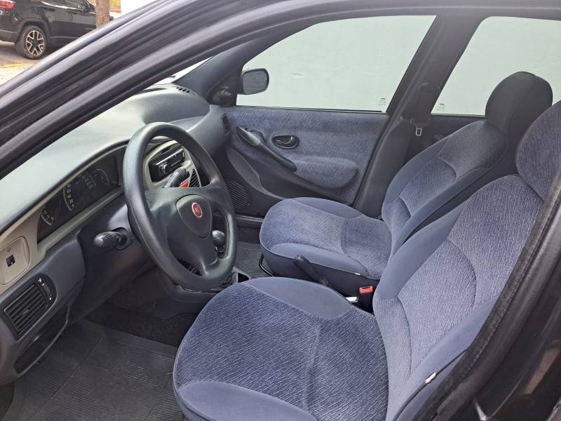 FIAT - PALIO - 2001/2001 - Preta - R$ 18.500,00