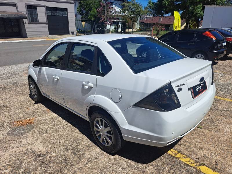 FORD - FIESTA - 2013/2013 - Branca - R$ 35.900,00