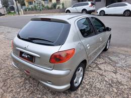 PEUGEOT - 206 - 2006/2006 - Prata - R$ 19.500,00