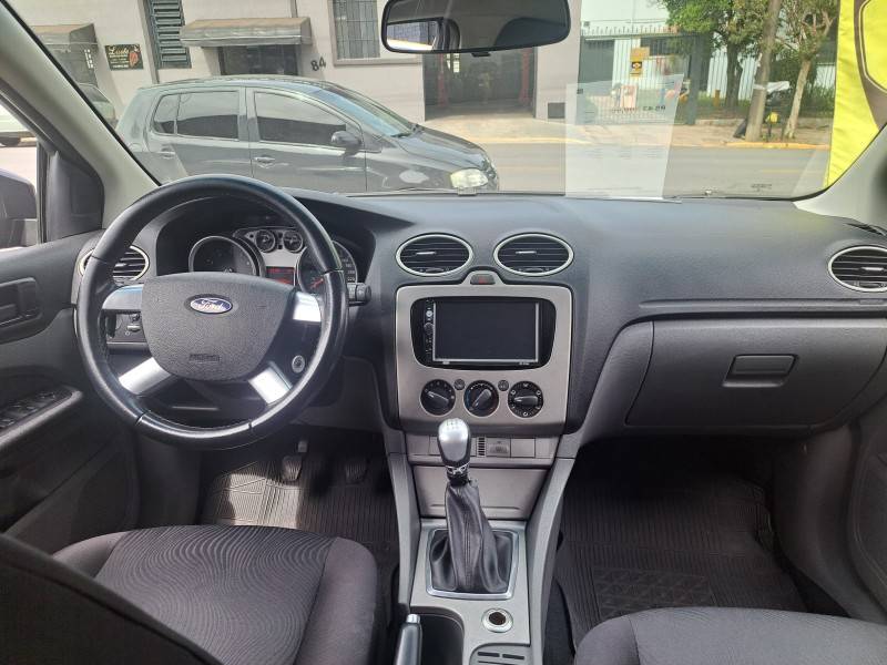 FORD - FOCUS - 2013/2013 - Preta - R$ 43.800,00