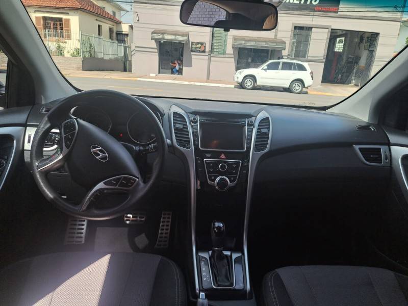 HYUNDAI - I30 - 2013/2014 - Prata - R$ 61.500,00