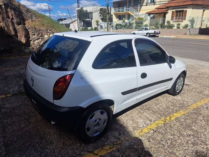 CHEVROLET - CELTA - 2003/2003 - Branca - R$ 16.500,00
