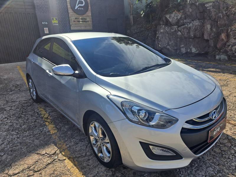 HYUNDAI - I30 - 2013/2014 - Prata - R$ 61.500,00