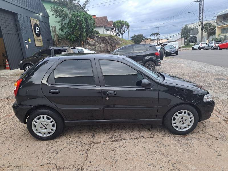 FIAT - PALIO - 2001/2001 - Preta - R$ 18.500,00