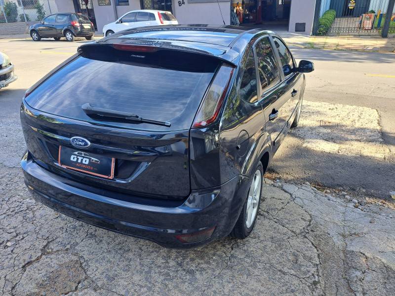 FORD - FOCUS - 2013/2013 - Preta - R$ 43.800,00