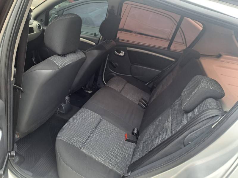RENAULT - SANDERO - 2009/2009 - Cinza - R$ 27.900,00