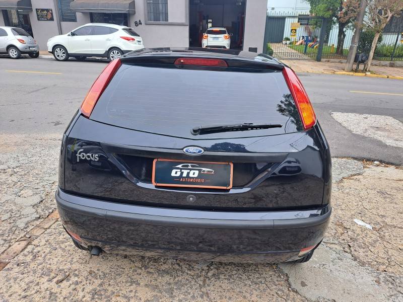 FORD - FOCUS - 2009/2009 - Preta - R$ 29.800,00