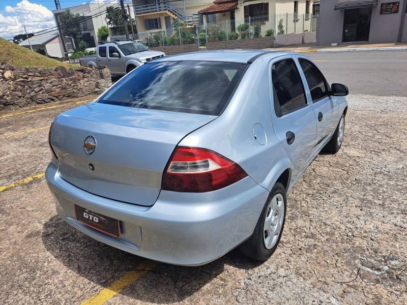 CHEVROLET - PRISMA - 2010/2011 - Prata - R$ 26.500,00