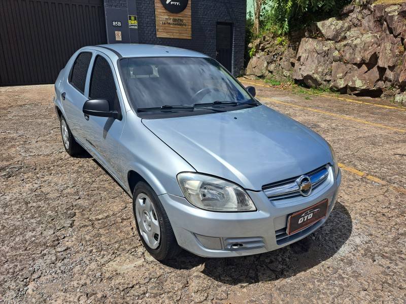 CHEVROLET - PRISMA - 2010/2011 - Prata - R$ 26.500,00