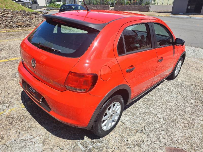 VOLKSWAGEN - GOL - 2013/2014 - Vermelha - R$ 39.800,00
