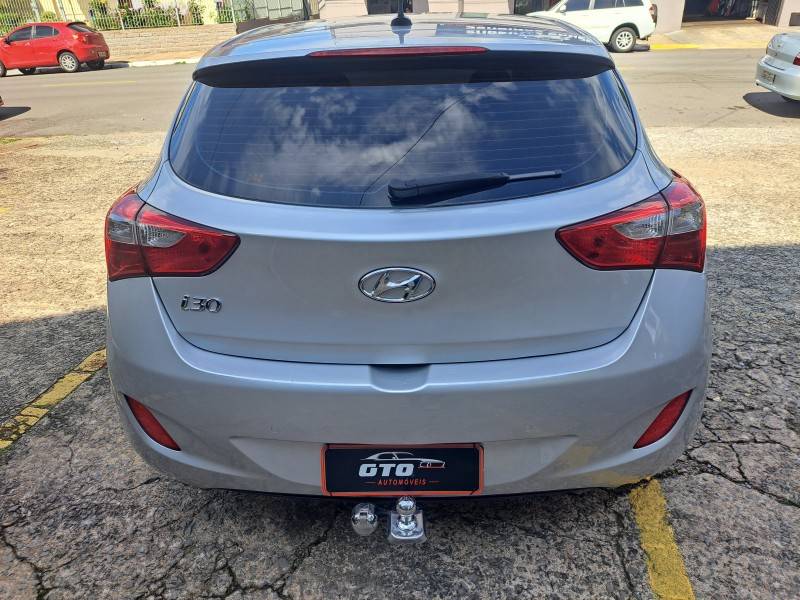 HYUNDAI - I30 - 2013/2014 - Prata - R$ 61.500,00