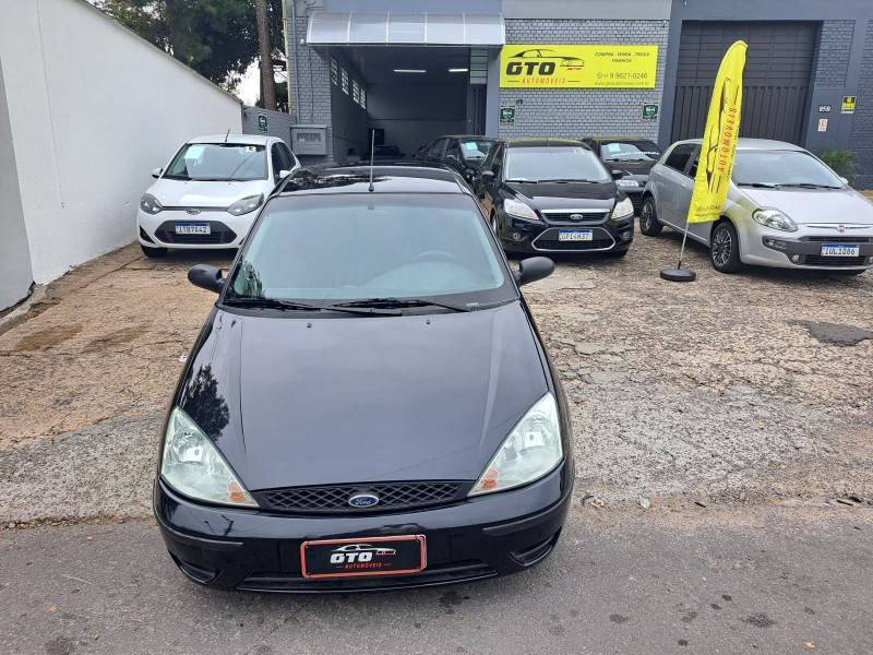 FORD - FOCUS - 2009/2009 - Preta - R$ 29.800,00