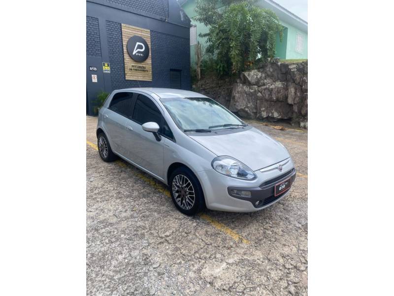 FIAT - PUNTO - 2013/2013 - Prata - R$ 39.500,00