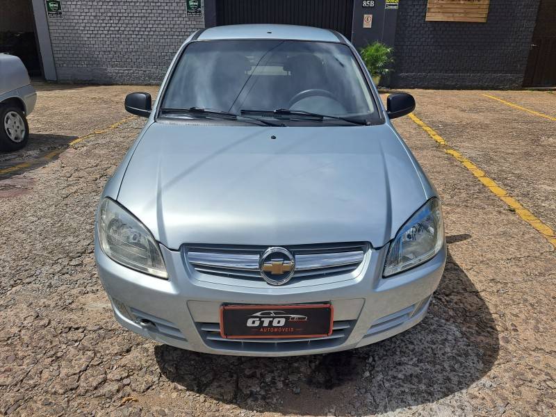 CHEVROLET - PRISMA - 2010/2011 - Prata - R$ 26.500,00