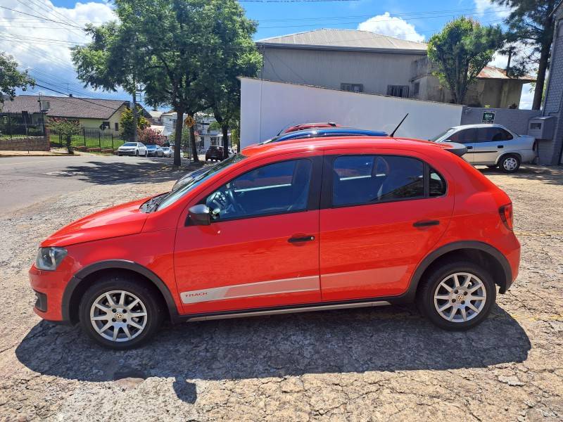 VOLKSWAGEN - GOL - 2013/2014 - Vermelha - R$ 39.800,00