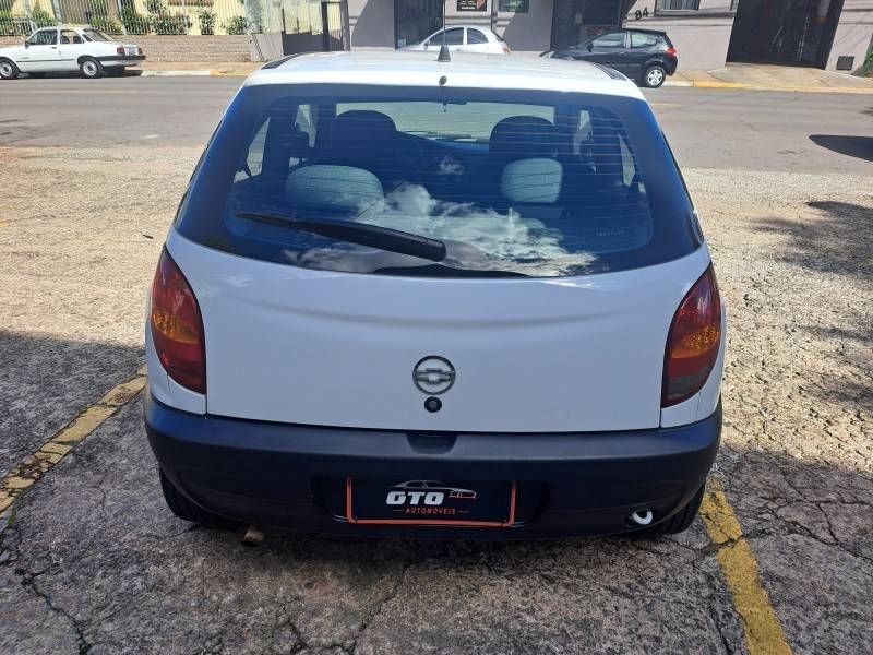 CHEVROLET - CELTA - 2003/2003 - Branca - R$ 16.500,00