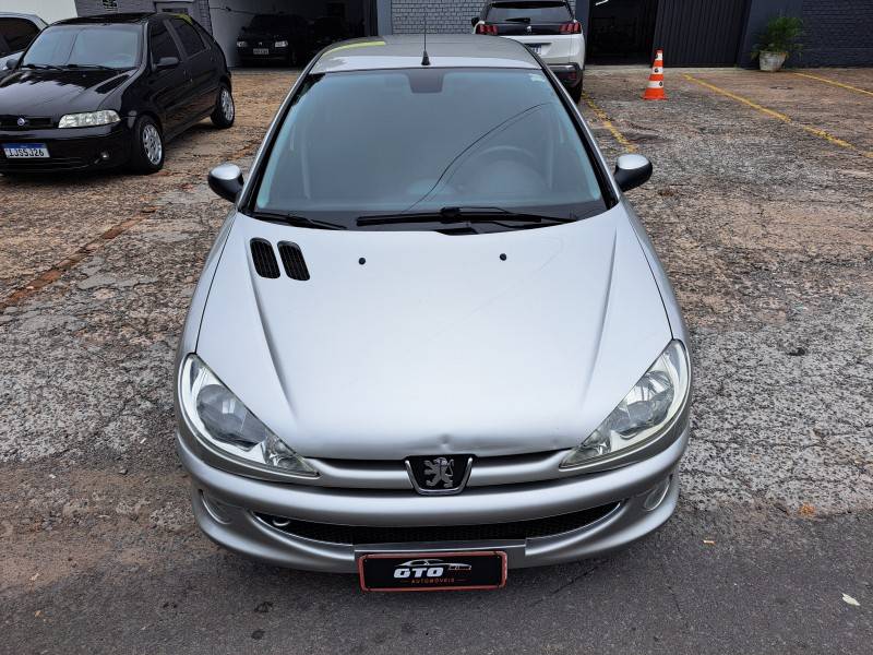 PEUGEOT - 206 - 2006/2006 - Prata - R$ 19.500,00