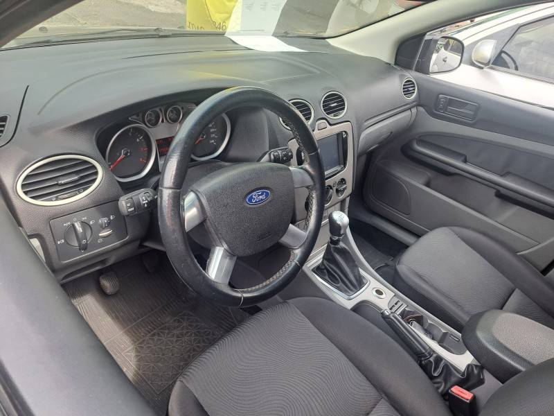 FORD - FOCUS - 2013/2013 - Preta - R$ 43.800,00
