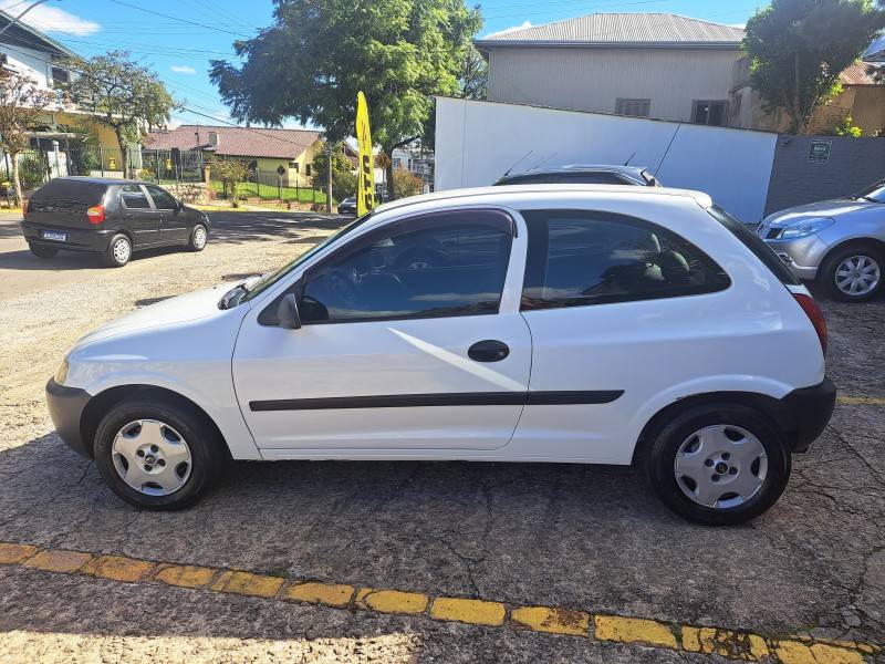CHEVROLET - CELTA - 2003/2003 - Branca - R$ 16.500,00