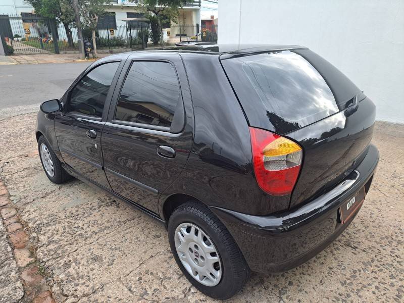 FIAT - PALIO - 2001/2001 - Preta - R$ 18.500,00