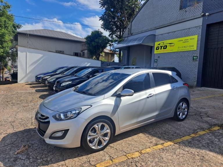 HYUNDAI - I30 - 2013/2014 - Prata - R$ 61.500,00