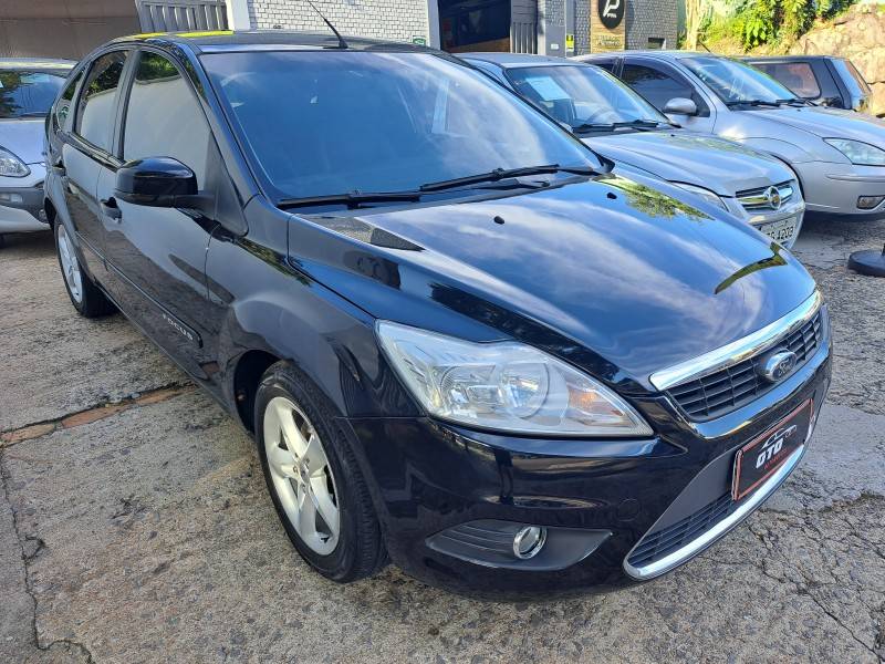 FORD - FOCUS - 2013/2013 - Preta - R$ 43.800,00
