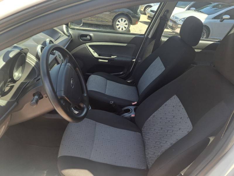 FORD - FIESTA - 2013/2013 - Branca - R$ 35.900,00