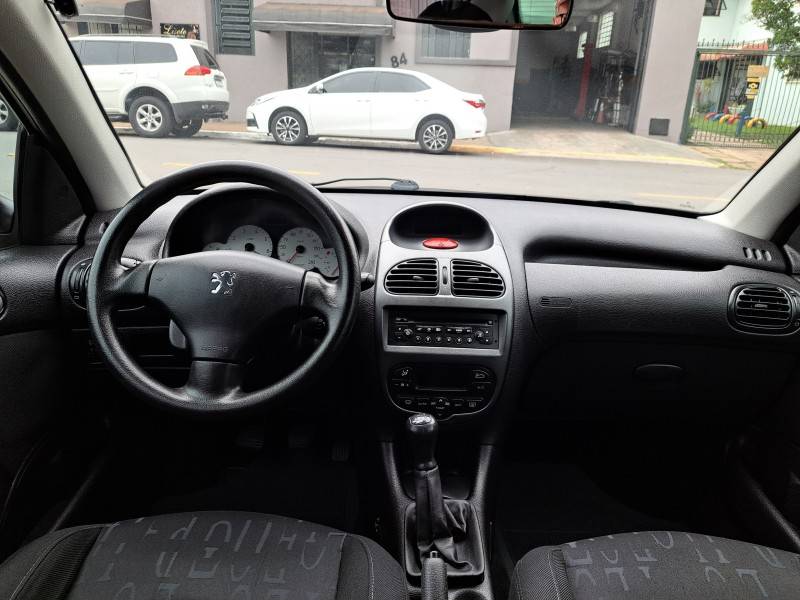 PEUGEOT - 206 - 2006/2006 - Prata - R$ 19.500,00